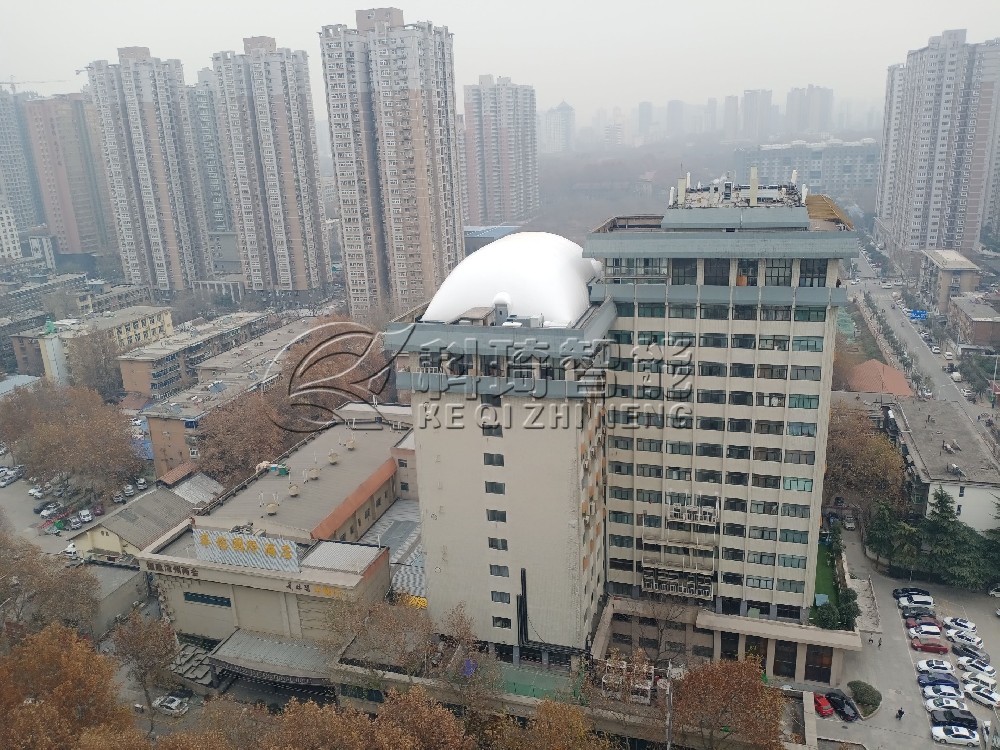 氣膜建筑企業(yè)新聞_氣膜體育館的奇妙崛起，樓頂運(yùn)動(dòng)新場(chǎng)地